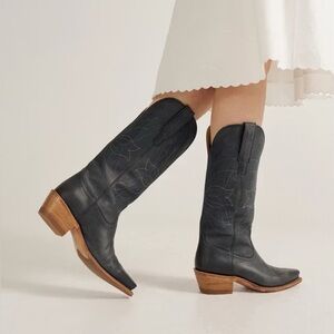 Tecovas Navy Monarch